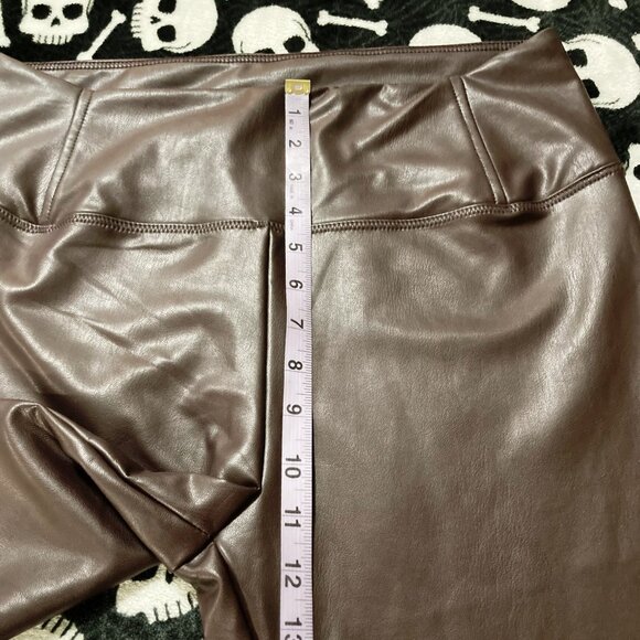 7 FOR ALL MANKIND Dark mahogany brown pleather pants NWT ~ MEDIUM LARGE skinnies - Picture 7 of 9
